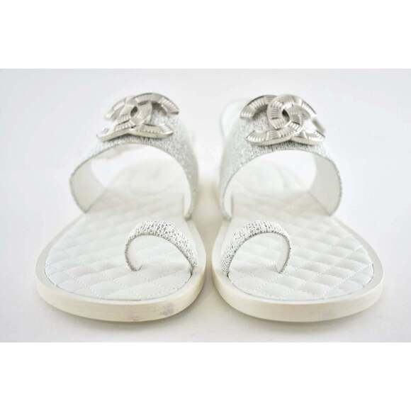 Chanel 19C White Silver Fantasy Fabric CC Logo Ankle Strap Toe Sandal Flat 40.5c - Picture 5 of 12